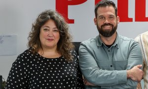 La directora de 'Público', Virginia P. Alonso, y el director adjunto, Nacho Calle.