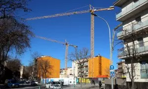 Una imatge d'un bloc en construcció a Girona.