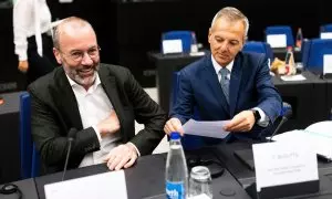 El líder del Partido Popular Europeo, Manfred Weber, junto a su secretario general, Simon Busuttil, durante la Conferencia de Presidentes, en Estrasburgo, a 17 de septiembre de 2024.