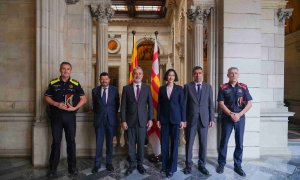 Fotografia oficialitzant l'acord entre Generalitat i Ajuntament