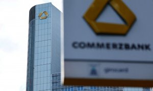 El logo de Commerzbank en una sucursal del banco alemán, cerca de su sede central, en Fráncfort. REUTERS/Kai Pfaffenbach