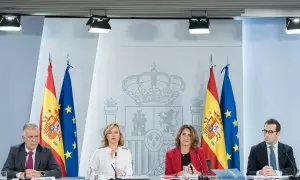 Ángel Víctor Torres, Pilar Alegría, Teresa Ribera y Carlos Cuerpo, este martes durante la rueda de prensa celebrada en Moncloa.