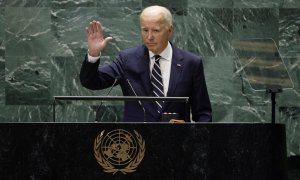 Joe Biden saluda a la audiencia tras su discurso en la Asamblea General de las Naciones Unidas, a 24 de septiembre de 2024, en Nueva York.