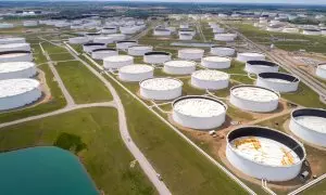 Tanques de almacenamiento de crudo en el centro petrolero de Cushing (Oklahoma). REUTERS/Drone Base