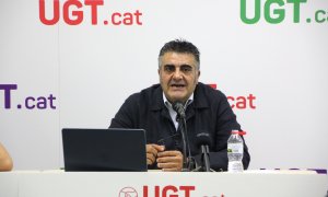 El secretari de política institucional d'UGT, Carlos de Pablo, durant la roda de premsa