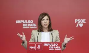 La portavoz de la Comisión Ejecutiva del PSOE, Esther Peña, durante una rueda de prensa este lunes en Ferraz.