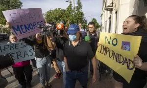 Uno de los tres entre los seis condenados por prostitución de menores a su llegada a la vistilla para decidir sobre la suspención de la pena de prisión, este