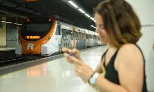 El caos de trenes en Catalunya desafía la salud mental de sus pasajeros: "Hemos renunciado a nuestro tiempo libre”