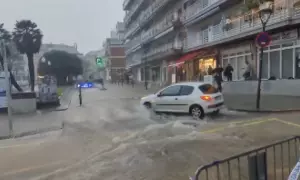 Alguns carrers de Sitges han quedat totalment negats d'aigua.