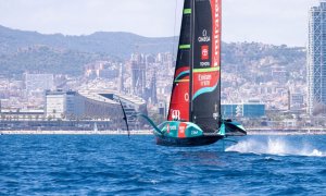 Emirates Team New Zealand navegant