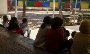 niños regresan al colegio