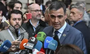 El presidente del Gobierno, Pedro Sánchez, realiza declaraciones tras el pleno celebrado este jueves en el Congreso de Los Diputados