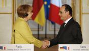 Hollande dice, junto a Merkel, que no existe un escenario que sea la salida de Grecia del euro