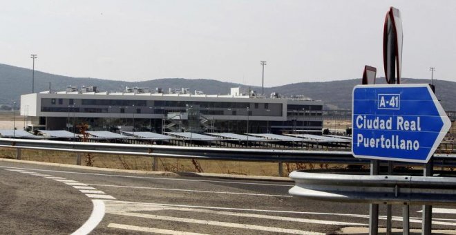 La Junta de Castilla-La Mancha se opone a crear un "campo de refugiados" en el aeropuerto de Ciudad Real