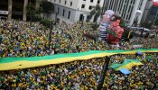 Miles de brasileños protestan en las calles contra Dilma Rousseff