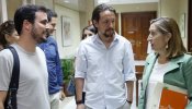 Iglesias dice que ha hablado con Sánchez de explorar un Gobierno si Rajoy fracasa y el PSOE lo niega