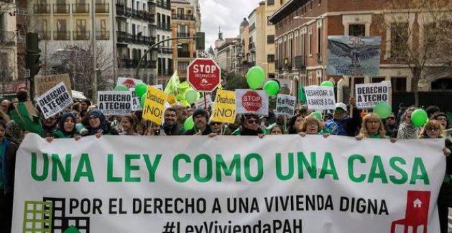 El Congreso acepta la ley de la PAH