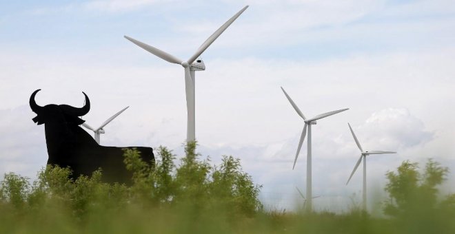 El valor de las eléctricas se dispara mientras el recibo de la luz continúa su escalada