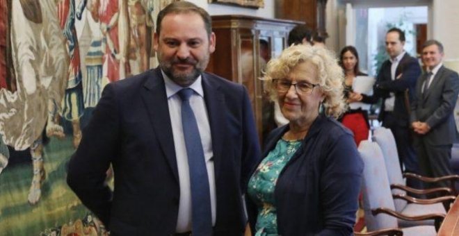 Ábalos echa balones fuera con la Operación Chamartín y apunta a Carmena: "Confiaba en ella"