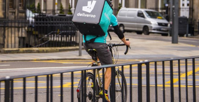 El TSJM falla contra Deliveroo: reconoce a 532 'riders' como trabajadores