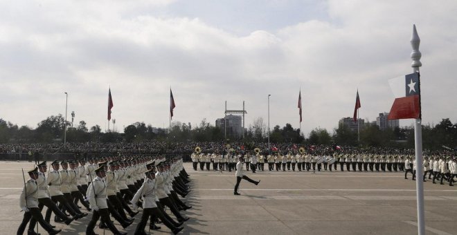 Una filtración de documentos y el procesamiento de varios generales agudizan la crisis en el Ejército chileno