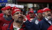 Fiesta en el campamento de Fuenlabrada tras el fallo de la Audiencia sobre el ERE de Coca-Cola