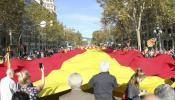 Miles de personas se manifiestan contra la independencia en Barcelona