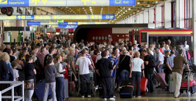 Las aerolíneas critican que el cierre aéreo es exagerado