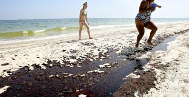 La zona del vertido encara un mal año de huracanes