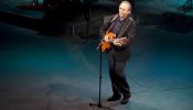 Serrat canta al 'perfume del tiempo' de Miguel Hernández