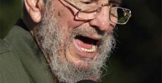 Fidel Castro pide a Ahmadineyad que "deje de difamar a los judíos"