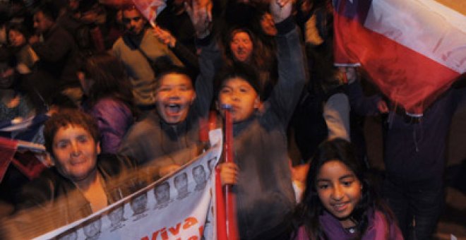 Los chilenos celebran la gesta con el grito de Allende