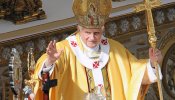 Benedicto XVI se enroca en su defensa del celibato