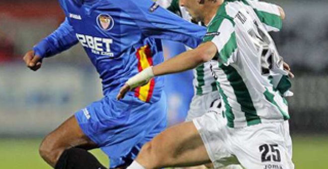 Un gol de córner y al aeropuerto