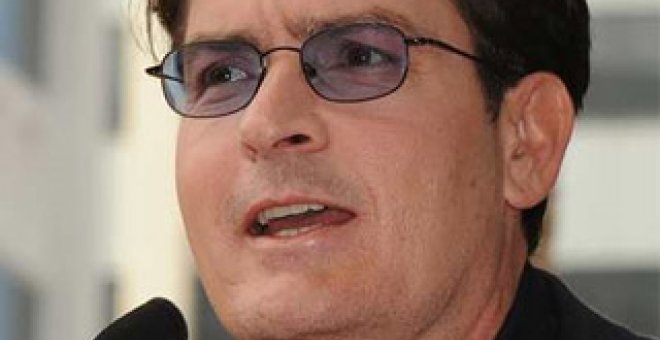 Charlie Sheen se divorcia por tercera vez en 14 años