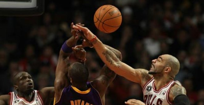 Rose se venga de los Lakers