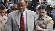 Conrad Murray se sentará en el banquillo por la muerte de Michael Jackson