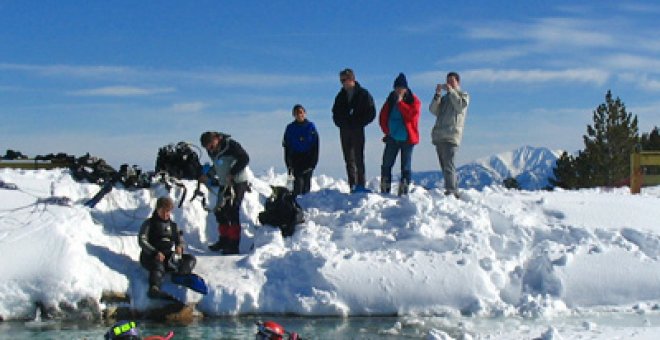 Una gélida experiencia bajo el hielo