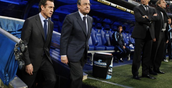 El técnico de Valdano visita el búnker de Mou