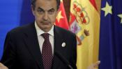 Zapatero pide a Aznar y a Rajoy que no pongan "zancadillas" a España