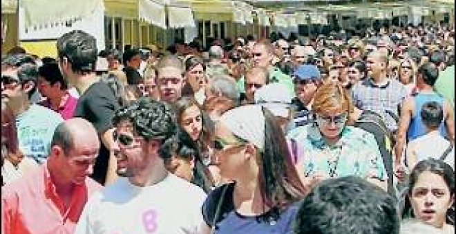 Las ventas de la Feria del Libro caen un 4% respecto a 2010