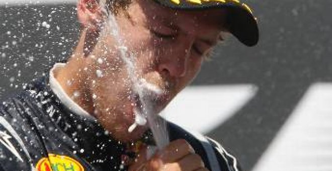 Victoria de Vettel en el Gran Premio de Europa de Fórmula Uno por delante de Alonso y Webber