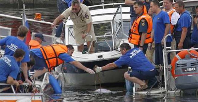 Una decena de muertos al chocar una lancha en el río Moscova