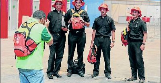 Peregrinos entre rosarios y cervezas 'sin'