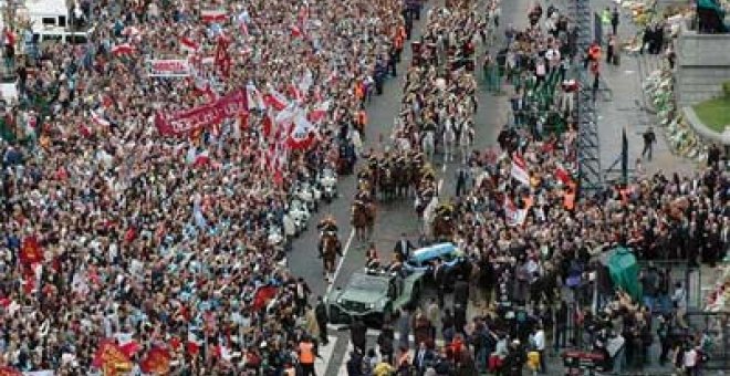 Multitudinario adiós al padre de la democracia argentina