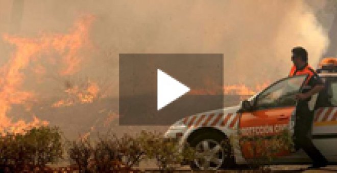 El fuego azota doce provincias españolas