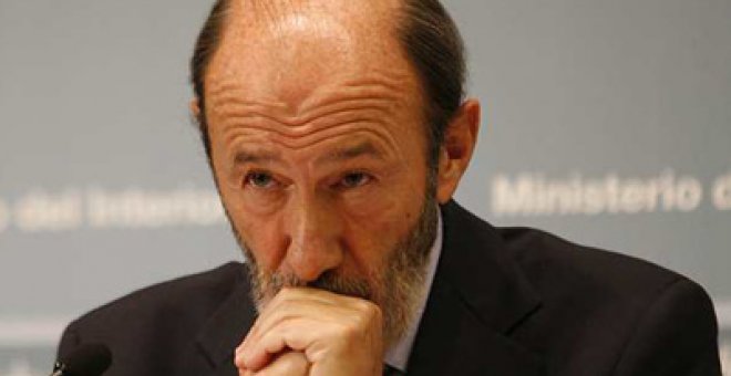 Rubalcaba alerta contra la "conspiración universal" del PP