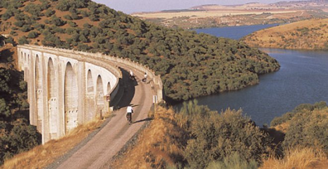 Tras la senda del tren fantasma