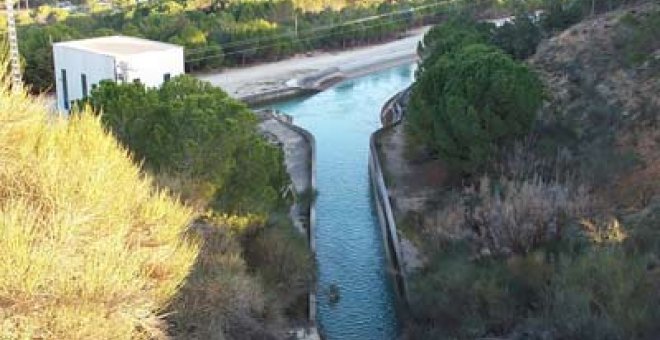 Rajoy intenta salir a flote de la guerra del agua