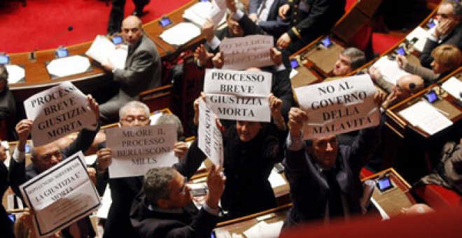 El Senado aprueba la reforma legal que protege a Berlusconi